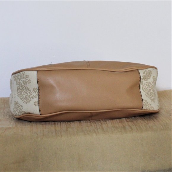 Etienne Aigner Tan and Cream Shoulder Bag - Picture 6 of 10